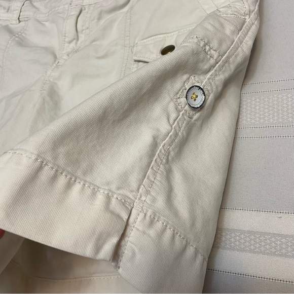 American Eagle Outfitters Womens Cream Shorts EUC size 8 - Picture 6 of 13